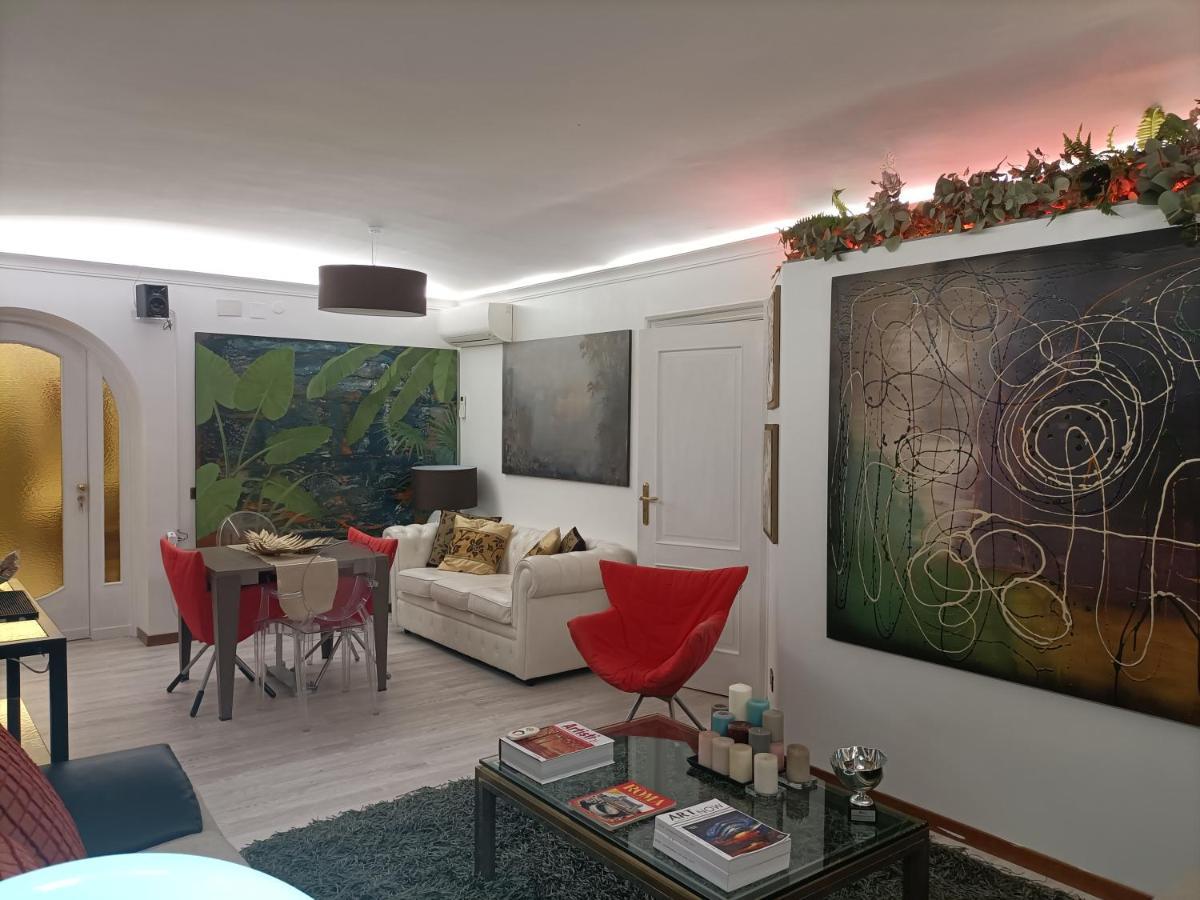 Contemporary Art By Spanish Step Rom